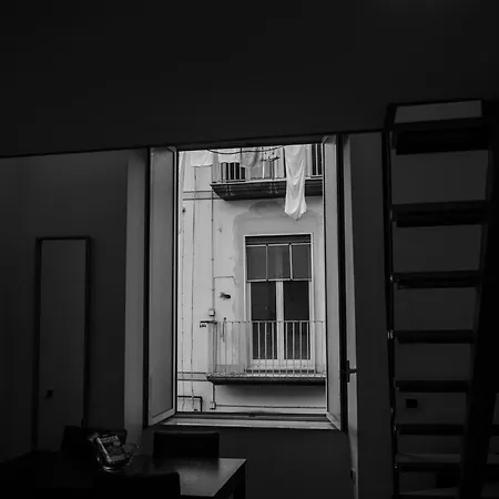 La Casa Di Paco Al Centro Storico شقة نابولي