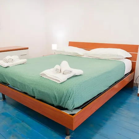 شقة La Casa Di Paco Al Centro Storico نابولي